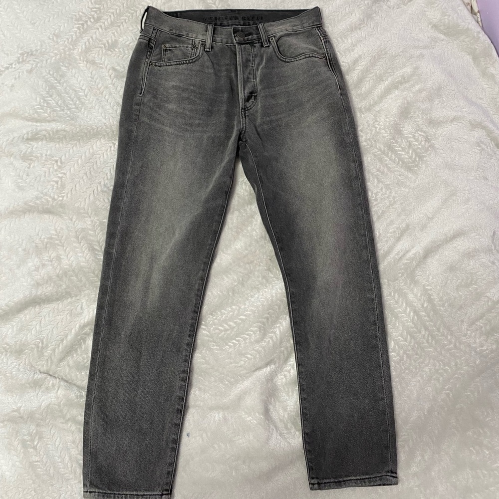 American Eagle faded black mom jeans. (Never worn)